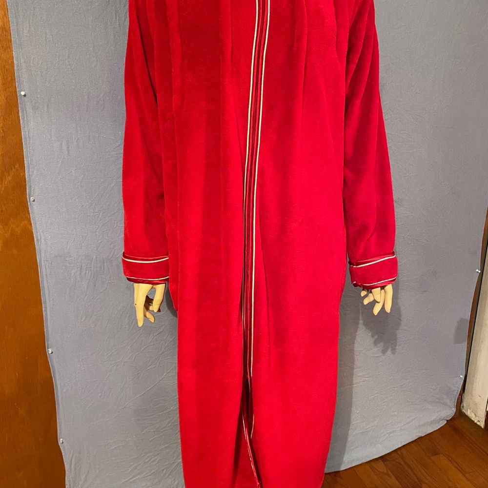 Earth Angels Women's Large Red Plush Robe